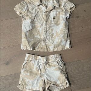 GAP Baby Beige Hawaiian print Outfit